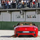 Di Montezemolo fährt seinen Ferrrari in den Sand