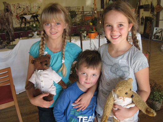 v_li_ Antonia_ Alina und Nathanael_JPG-1286673726