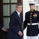 George Clooney vor dem Weißen Haus nach seinem Treffen mit Obama