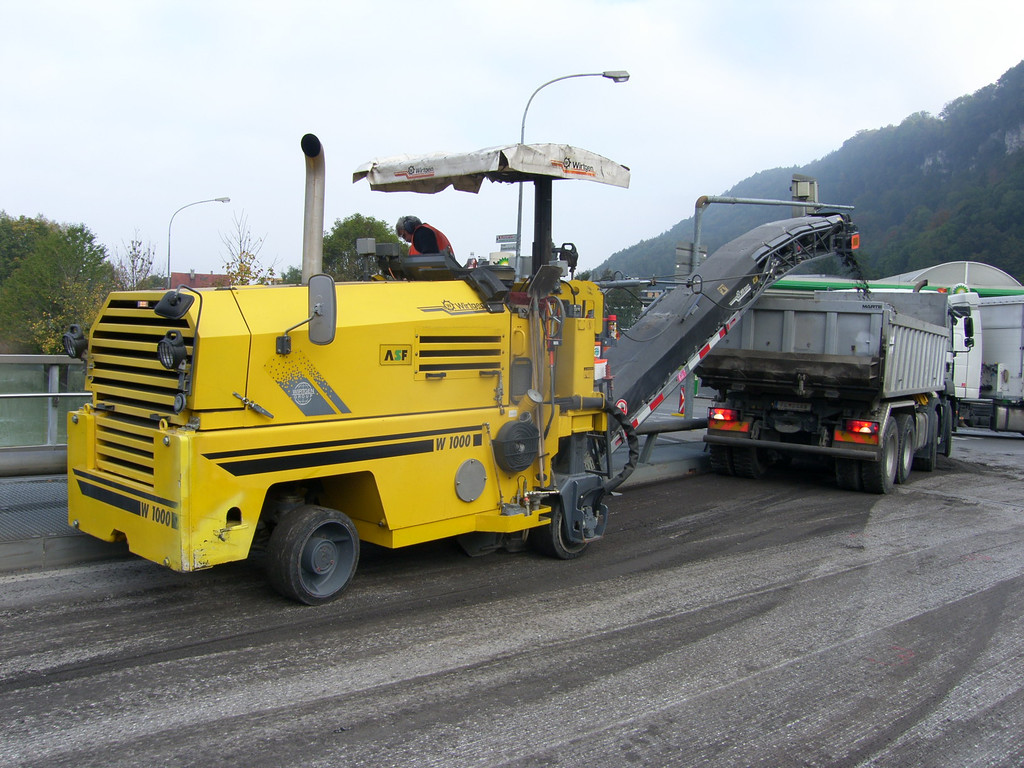 SH104628_JPG-1287049259