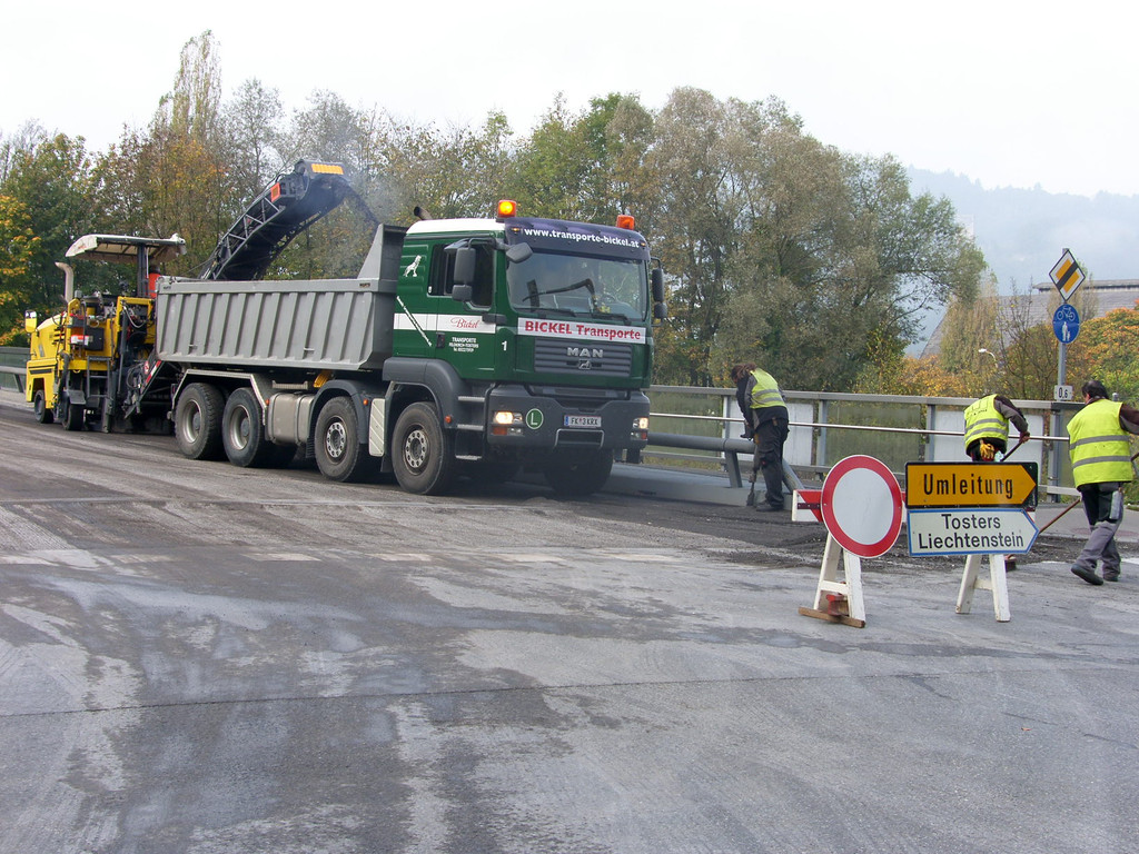 SH104632_JPG-1287049286