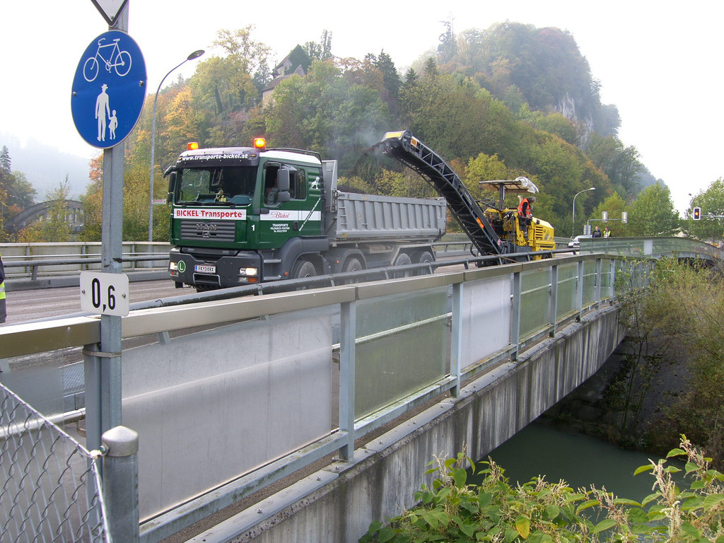 SH104636_JPG-1287049328