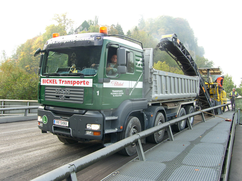 SH104639_JPG-1287049344