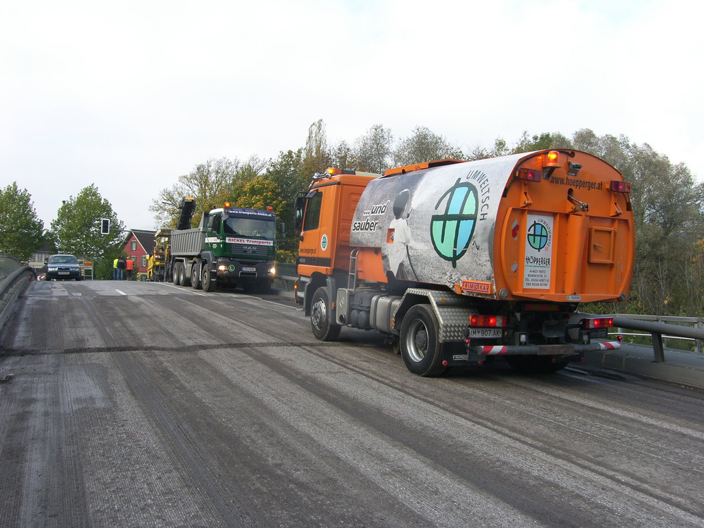 SH104643_JPG-1287049384