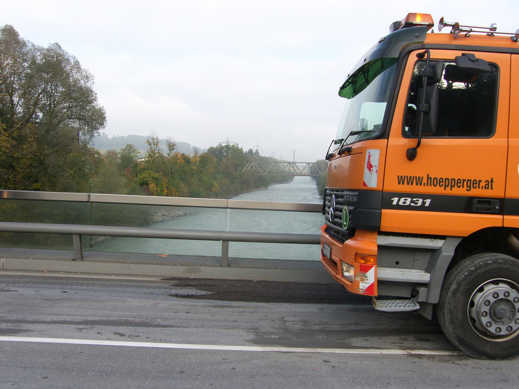 SH104644_JPG-1287049399