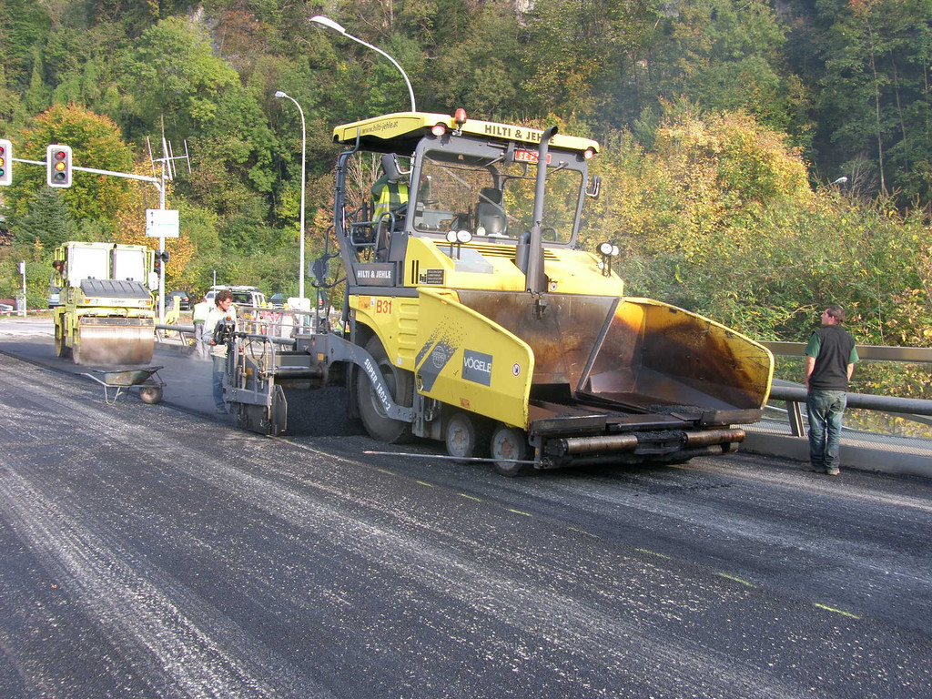 SH104663_JPG-1287049482