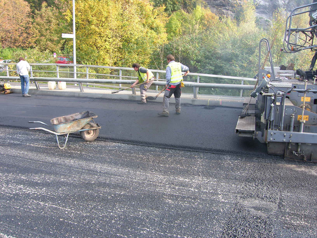 SH104664_JPG-1287049495