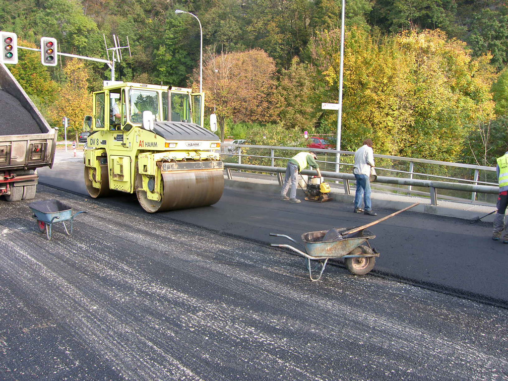 SH104666_JPG-1287049521