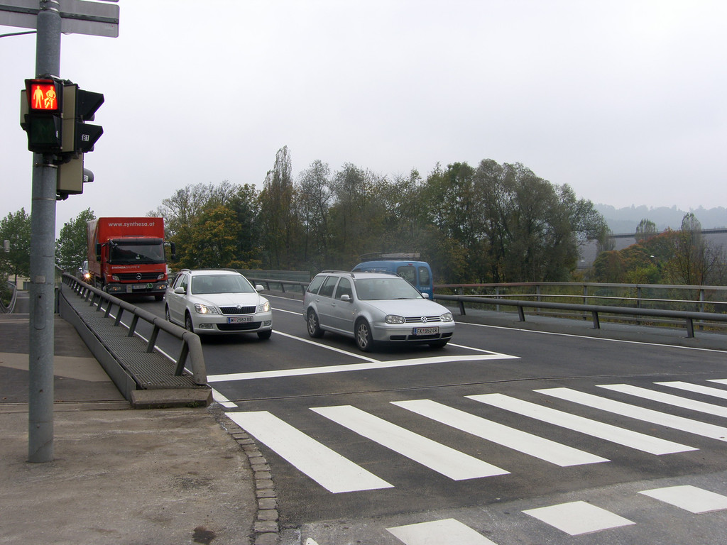 SH104675_JPG-1287049588