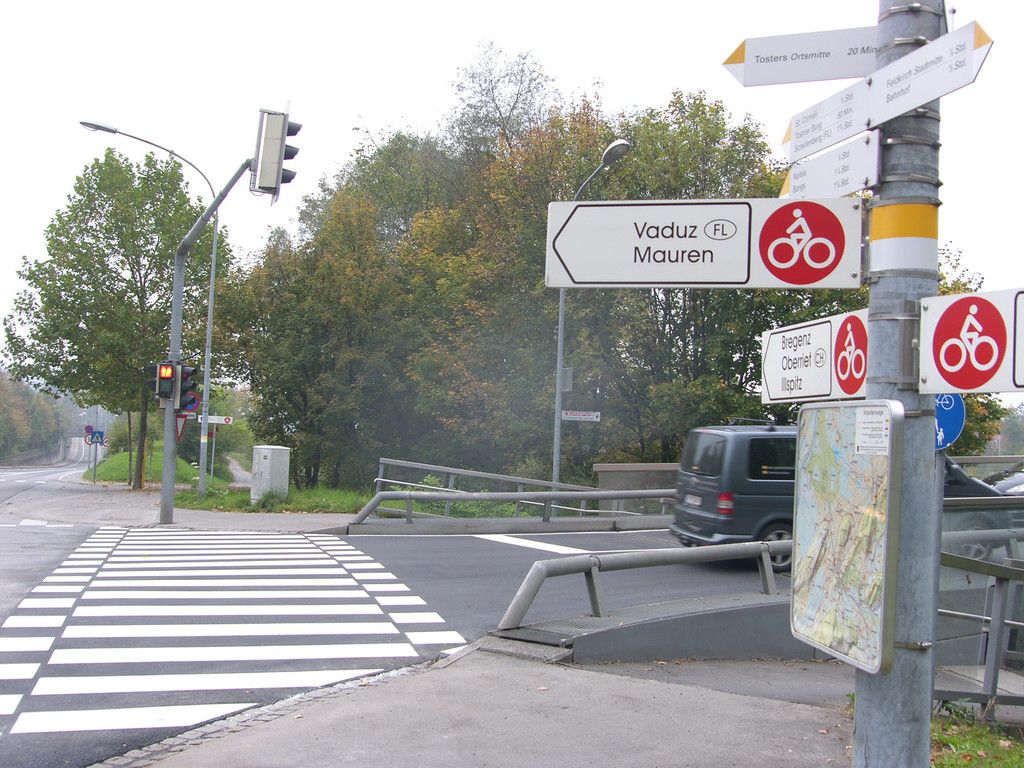 SH104680_JPG-1287049628