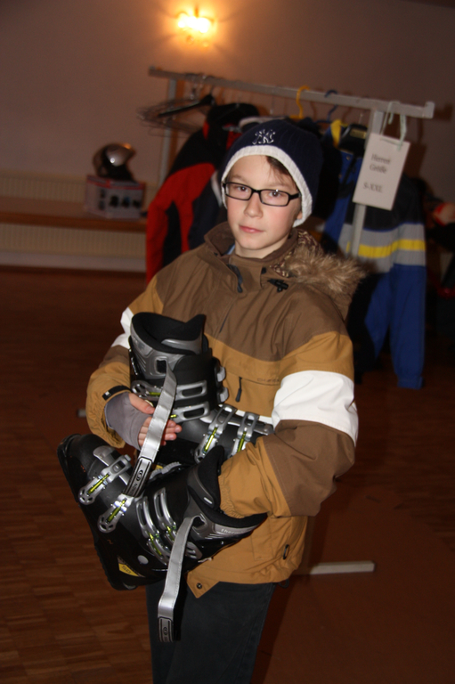 Wintersportartikelmarkt 10 001.JPG