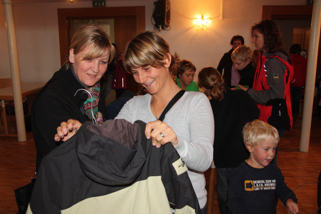 Wintersportartikelmarkt 10 009.JPG