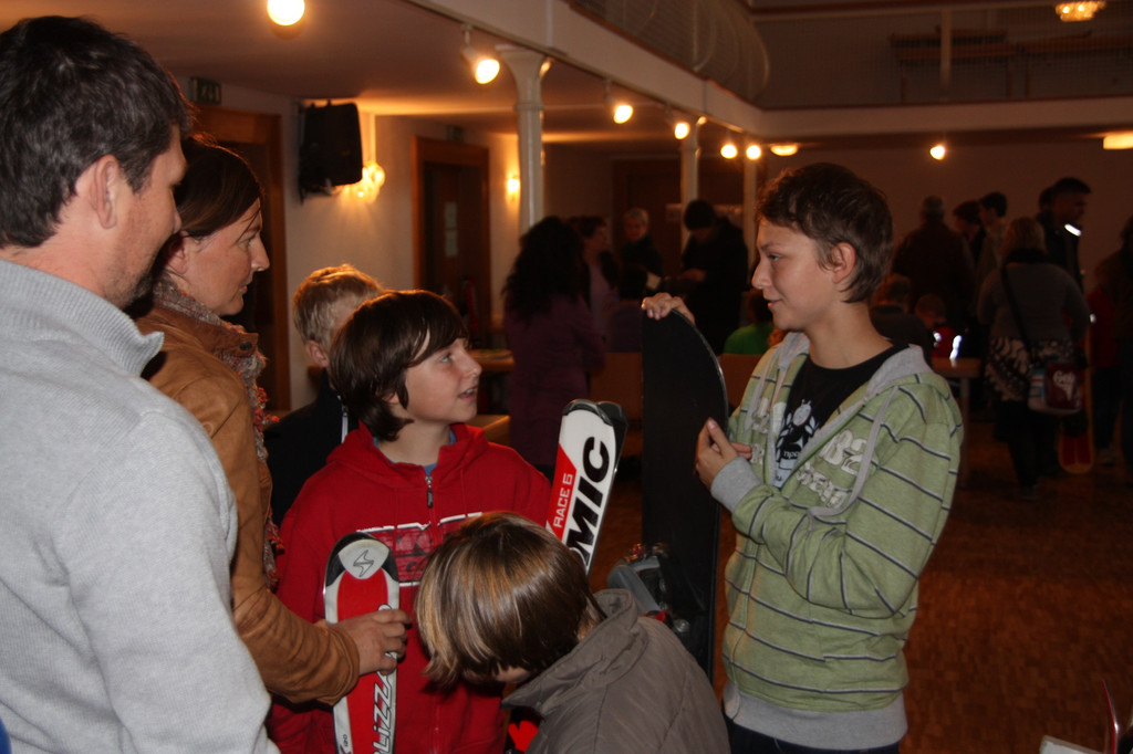 Wintersportartikelmarkt 10 004.JPG