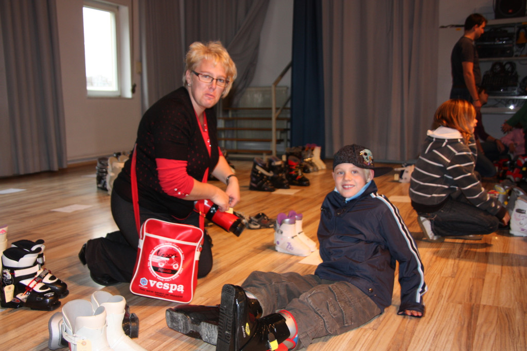Wintersportartikelmarkt 10 006.JPG
