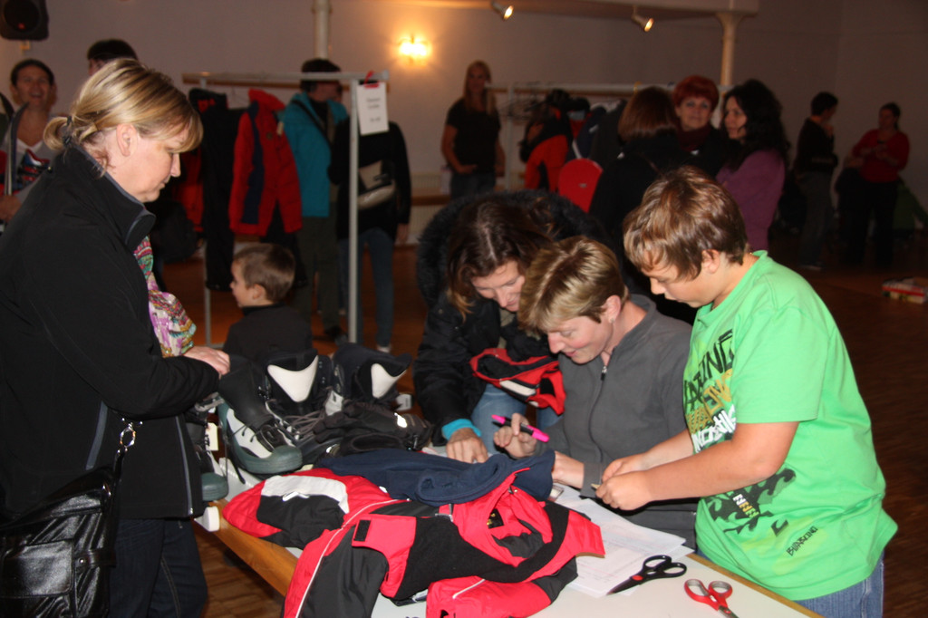 Wintersportartikelmarkt 10 010.JPG