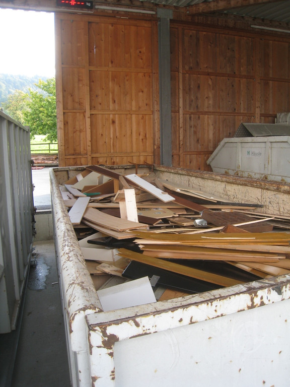Recycling Sammelstelle WAAGE 2010 _5__jpg-1287319878
