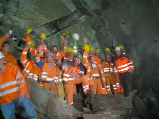 Pf__ndertunnel Durchbruch 04-11-2009 _61_.jpg