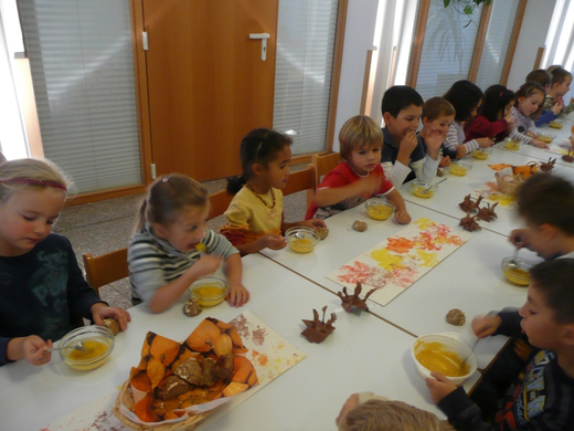 Kindergarten Gartenstra__e ERNTEDANKFEST _2_.JPG