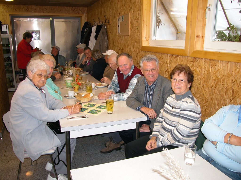 Heiri und Inge B__ckle mit ihren G__sten aus St Gallen_JPG-1287523157