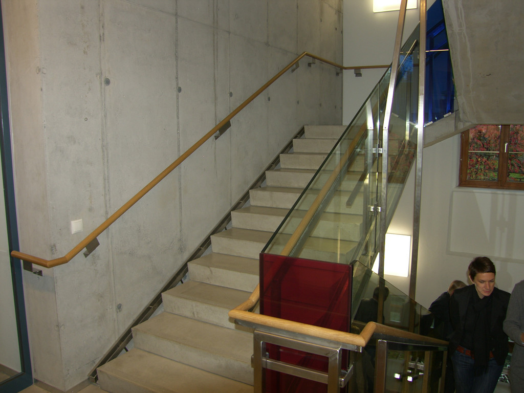 SH104805_JPG-1287815243