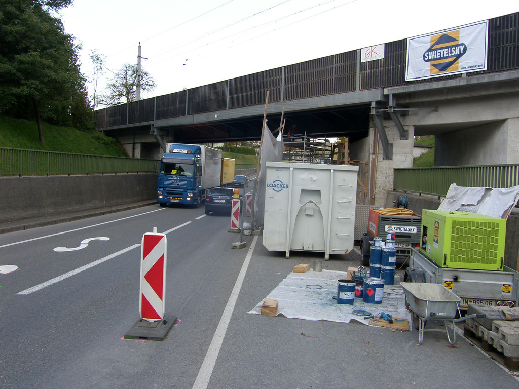 SH104983_JPG-1287818965
