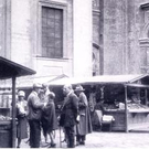 1935 - Marktst__nde am Universit__tsplatz.jpg