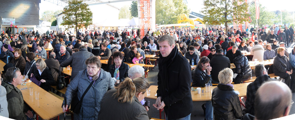 Markttag Fu__ach Panorama 3_jpg-1288120884