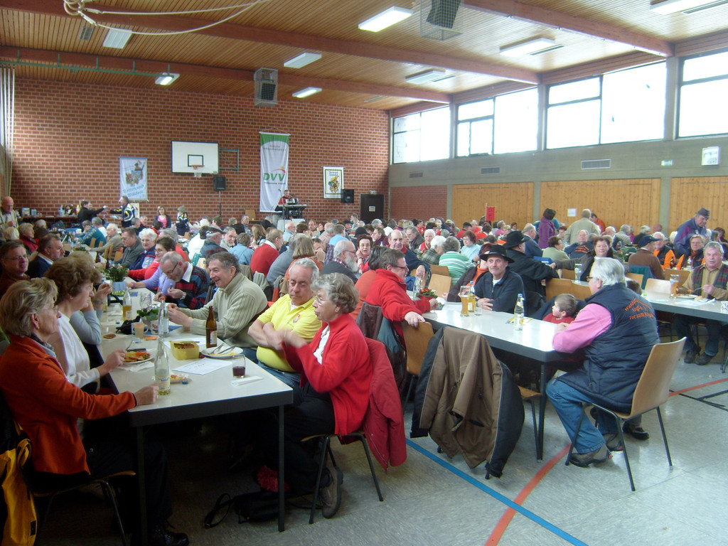 30 Wanderfreunde G__tzis - Geselligkeit ist f__r uns wichtig_JPG-1288175864