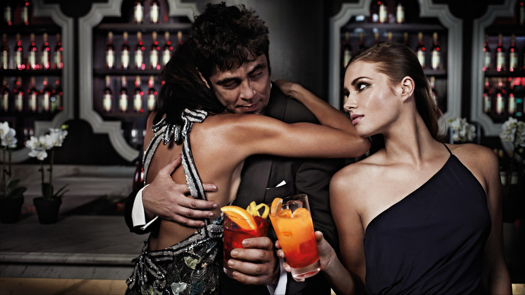 CAMPARI_CALENDAR_2011_The_Red_Affair_12_DECEMBER_The_Grand_Finale.jpg