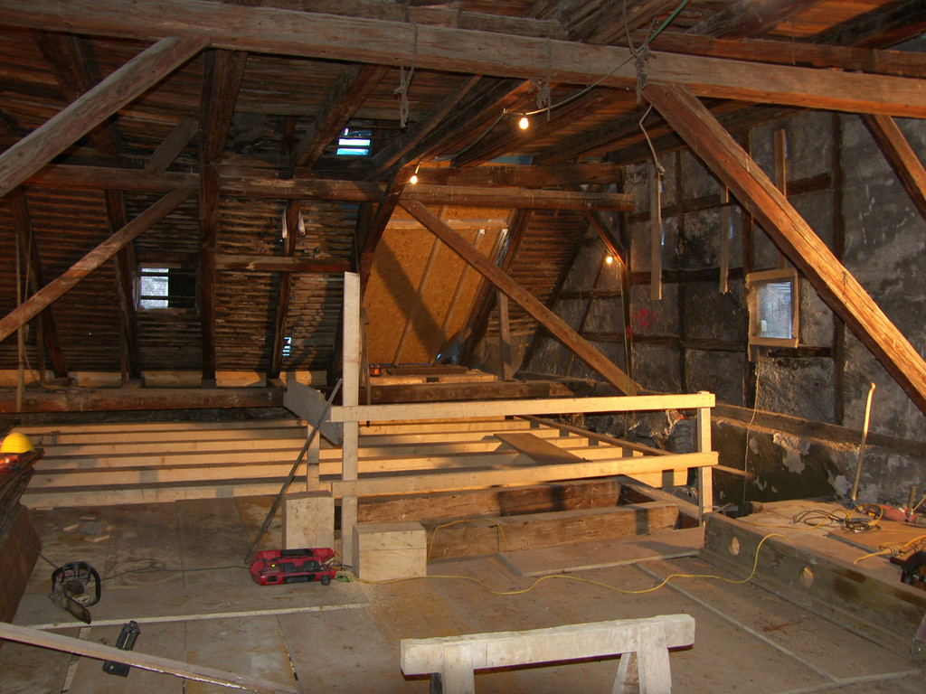 SH105245_JPG-1288519747