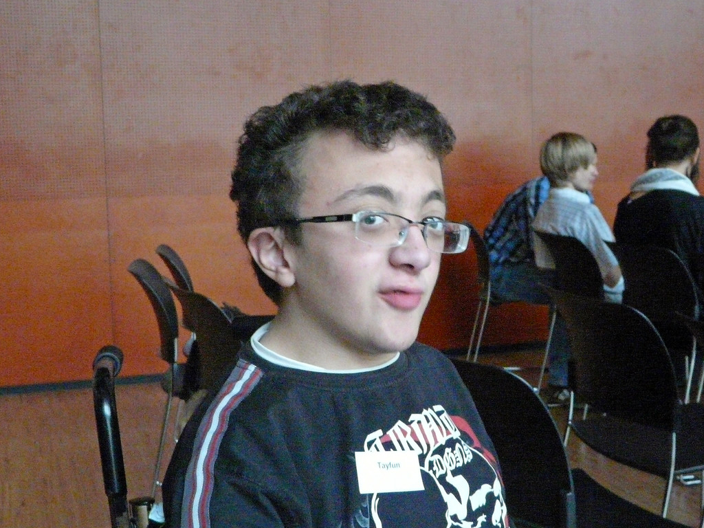 __zcan_Tayfun A_jpg-1288577398