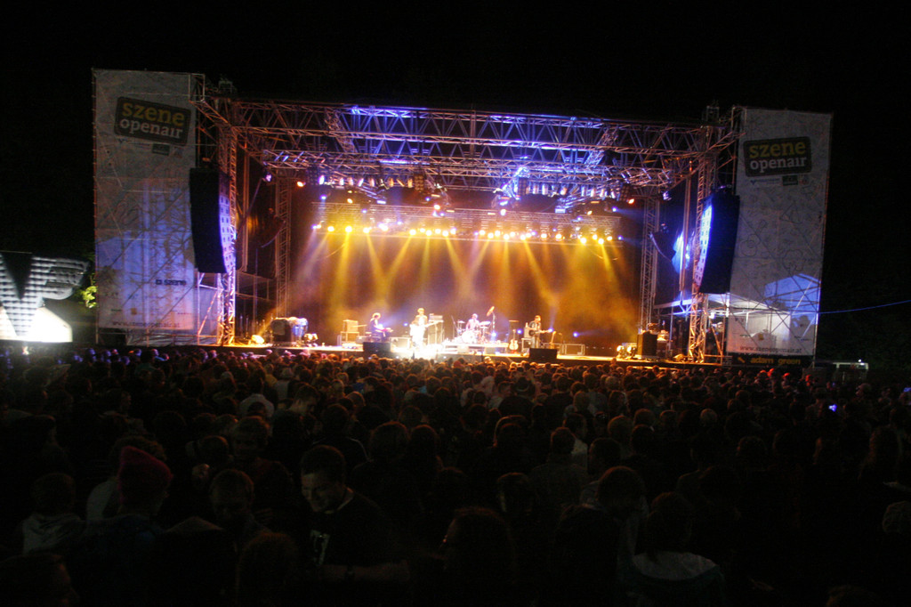 Buehne_jpg-1288645923