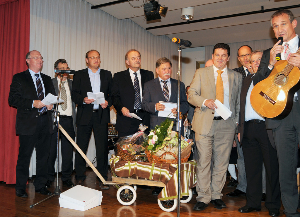 Ehrenring 86_jpg-1289042027