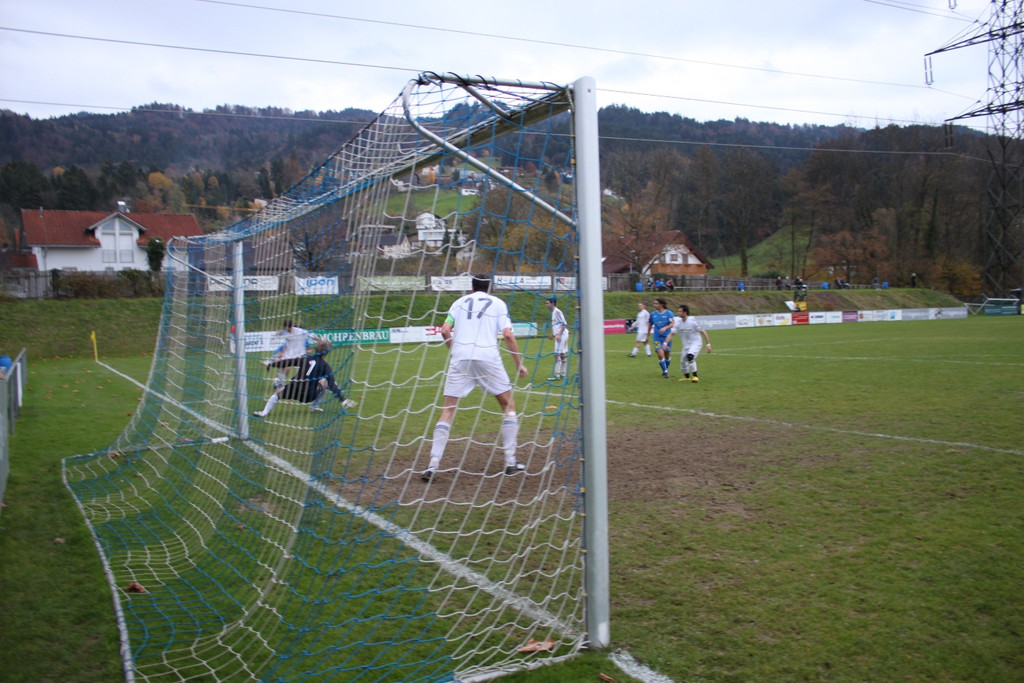 Fu__ball SV Lochau I Sieg G__tzis NOV 2010 _7__jpg-1289132316