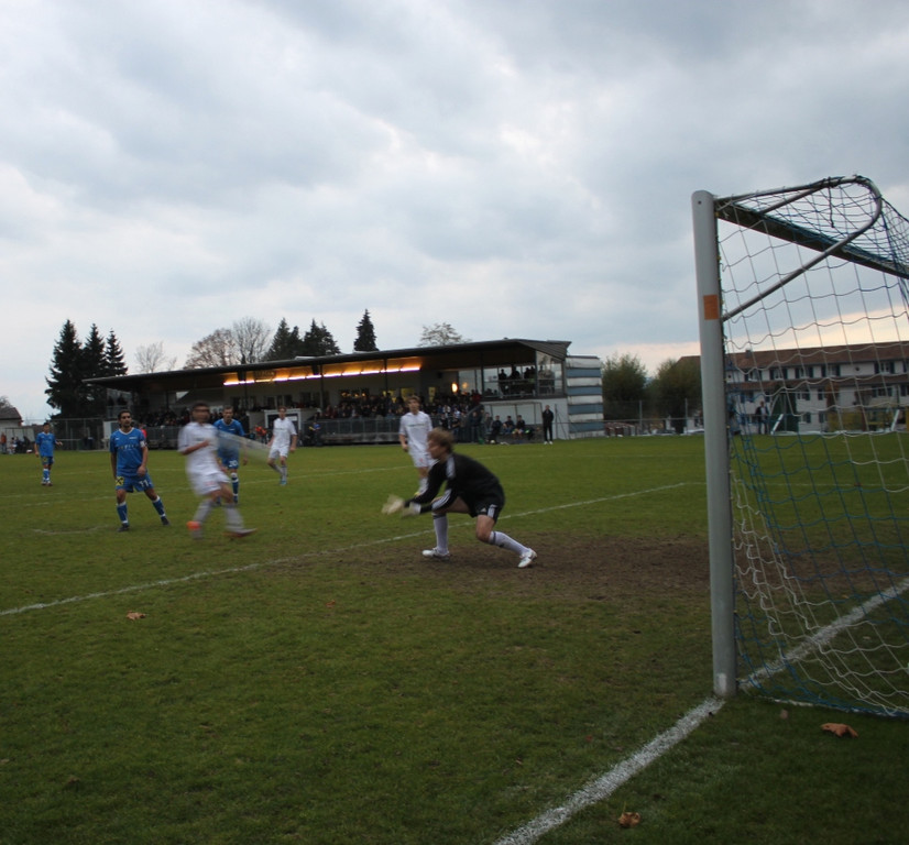 Fu__ball SV Lochau I Sieg G__tzis NOV 2010 _13__jpg-1289132414