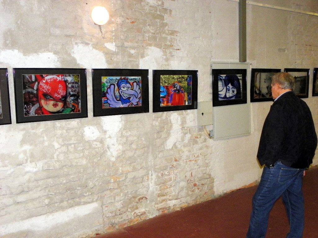 107_4245_jpg-1289171992