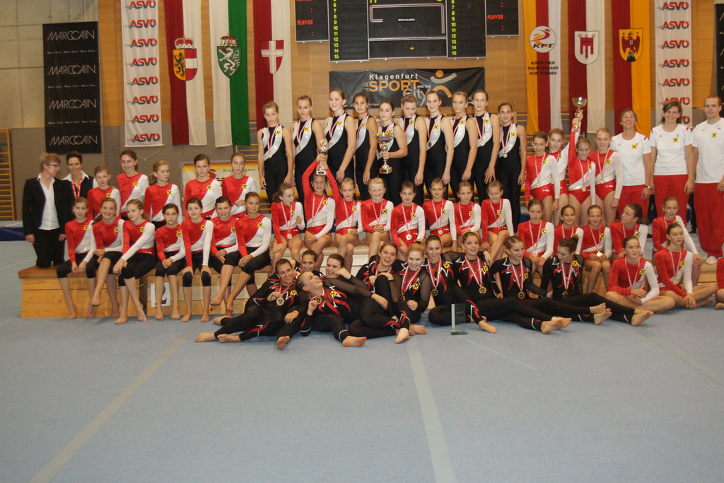 Teamturnen Klagenfurt  06_11_2010 Siegerfoto  Mannschaft .jpg