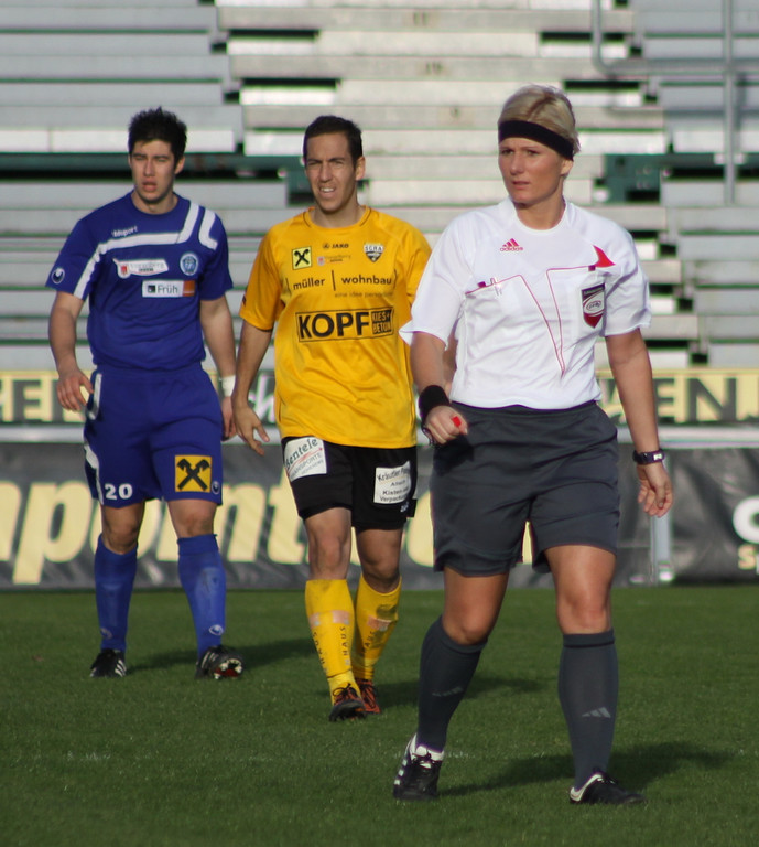 Amat_ Altach - Hard  010 254_jpg-1289759753