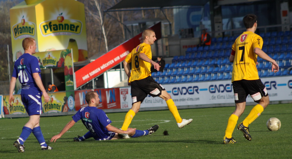 Amat_ Altach - Hard  010 276_jpg-1289759852