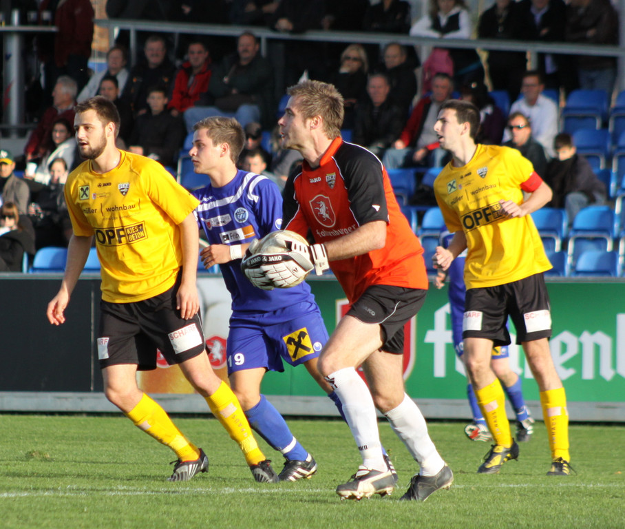 Amat_ Altach - Hard  010 293_jpg-1289759954