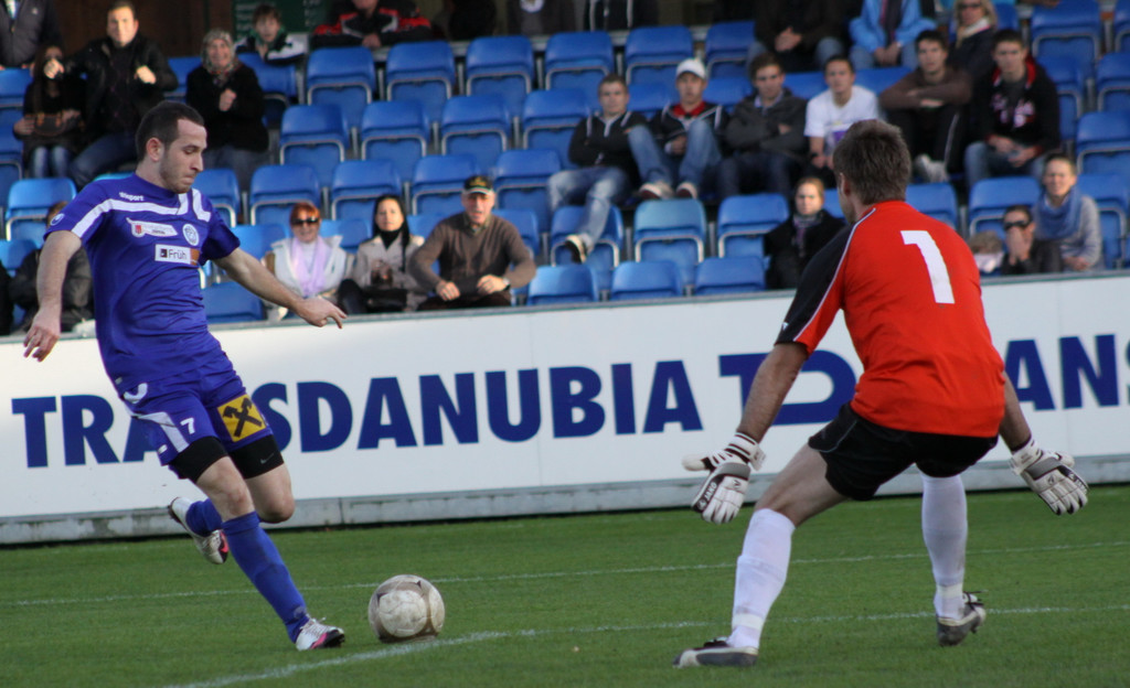 Amat_ Altach - Hard  010 330_jpg-1289760138