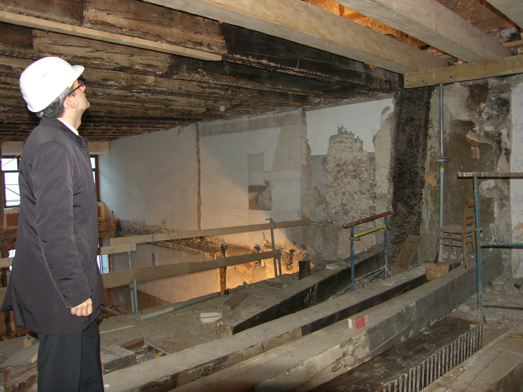 SH105242_JPG-1289828599