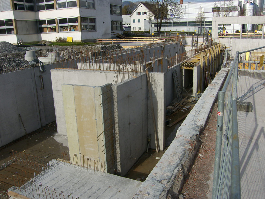 SH105835_JPG-1290074278