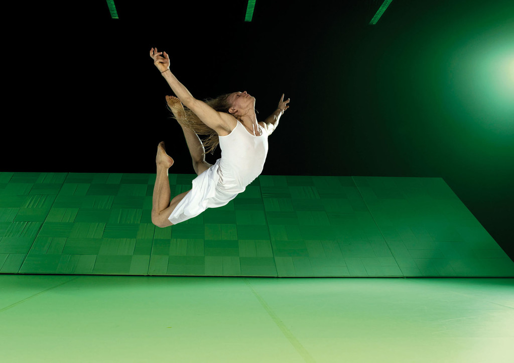 australian_dance_theatre2_jpg-1290355765
