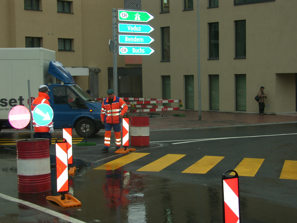 SH106114_JPG-1290422318