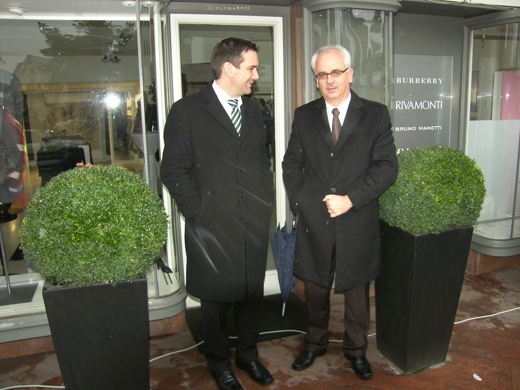 SH106074_JPG-1290428879