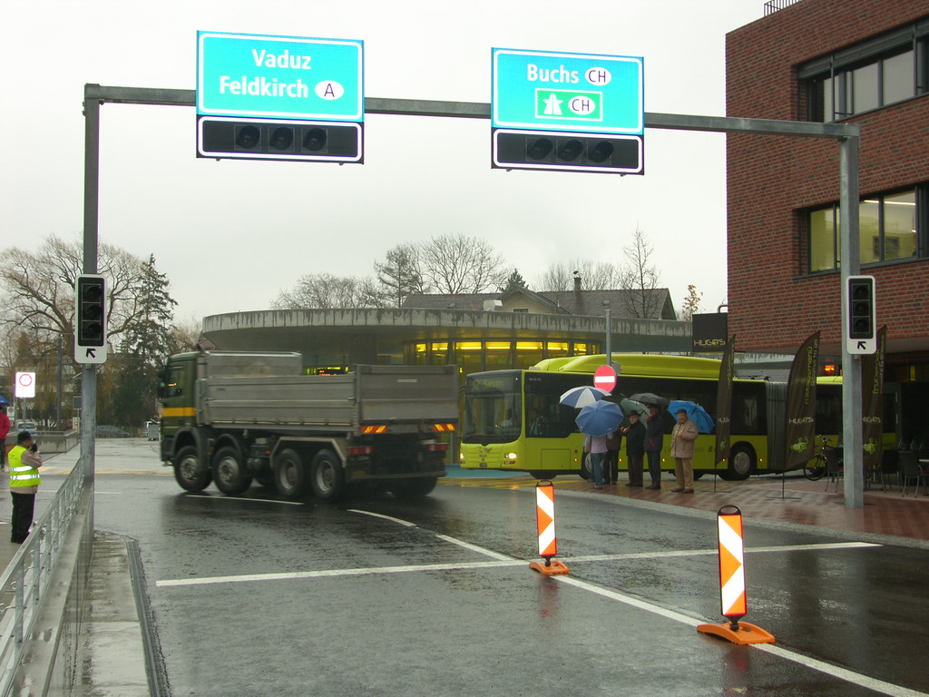 SH106120_JPG-1290429126