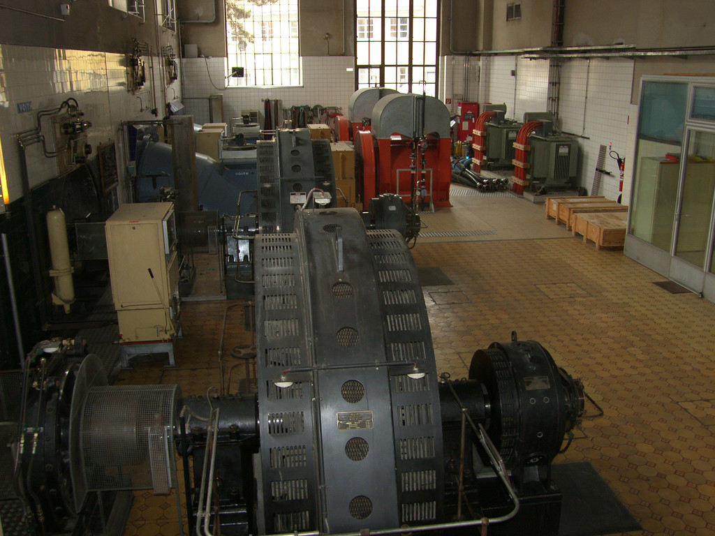 SH106132_JPG-1290436108