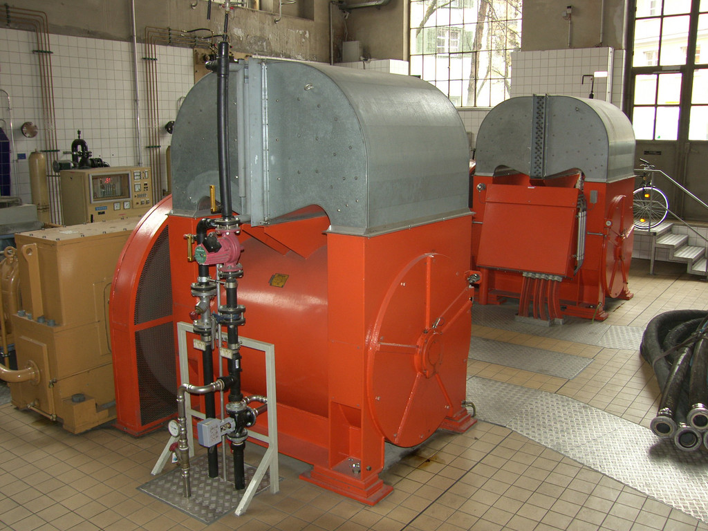 SH106139_JPG-1290436122