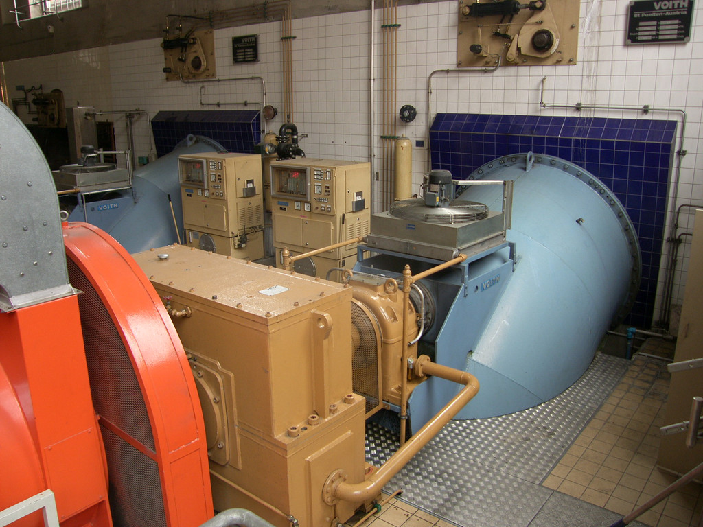 SH106157_JPG-1290436296